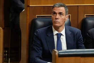 Spanish police say initials ‘P.S.’ in diary refer to PM Pedro Sánchez