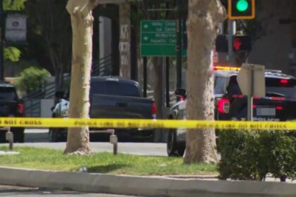 Bomb threat standoff at Bakersfield Chase Bank continues as negotiators work to release hostages