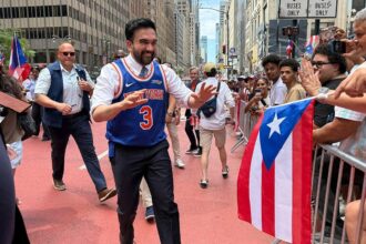 Mamdani parties with Knicks champion Jose Alvarado on Puerto Rican Day Parade float in New York