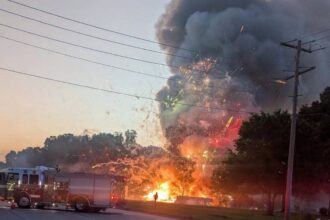 Responders put out explosive blaze at fireworks stand in Oklahoma