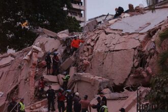 Players, fans flee stadium as powerful earthquakes strike during Venezuela baseball game