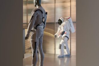 The Devil Wears Prada, and for Artemis IV, So Will Astronauts