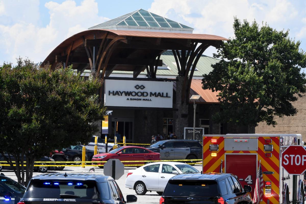 Multiple injured after gunfire rings out in South Carolina mall as authorities help with evacuations
