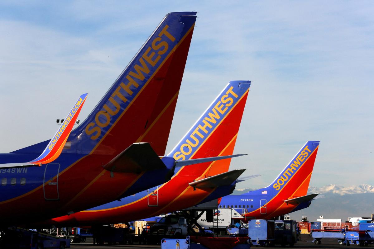 Southwest jet struck by ground equipment vehicle at Memphis airport