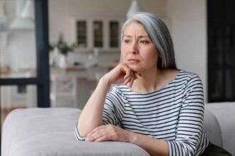 Dear Abby: My fiancé won’t let me put up a photo of my late husband