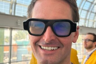 Snap’s New Specs Are Chunky, Pricey and I Really Need to Try Them