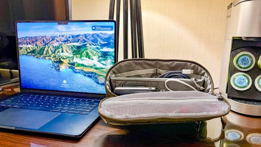 This One Bag Is All I Need for My Cables and Chargers While Traveling