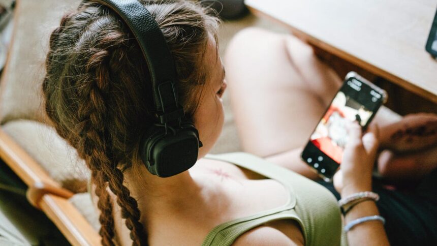 Deezer’s Free Tool Scans Your Streaming Playlists for AI-Generated Music