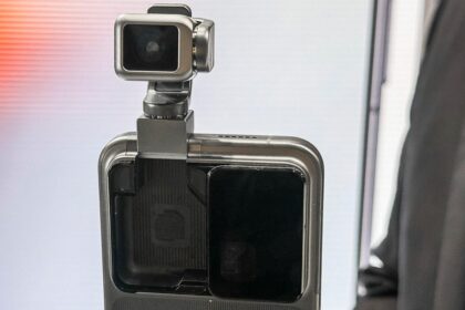 I’m a YouTube Creator and I Need to Try Honor’s Robot Camera Phone