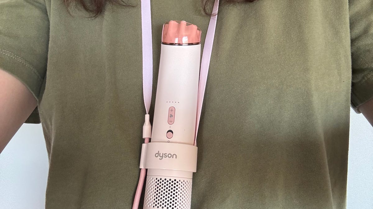 Dyson’s First Handheld Fan Is Powerful, but It Comes at a Cost