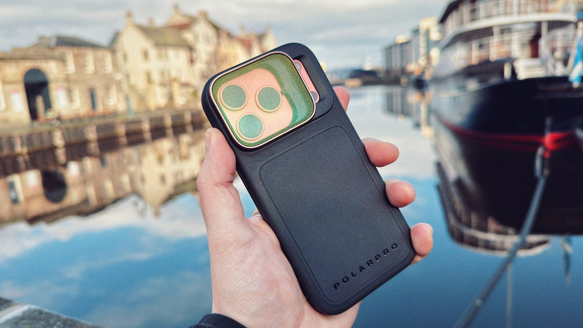 Want Those Dreamy Analog Film Vibes From Your Phone Camera? Here’s What to Do