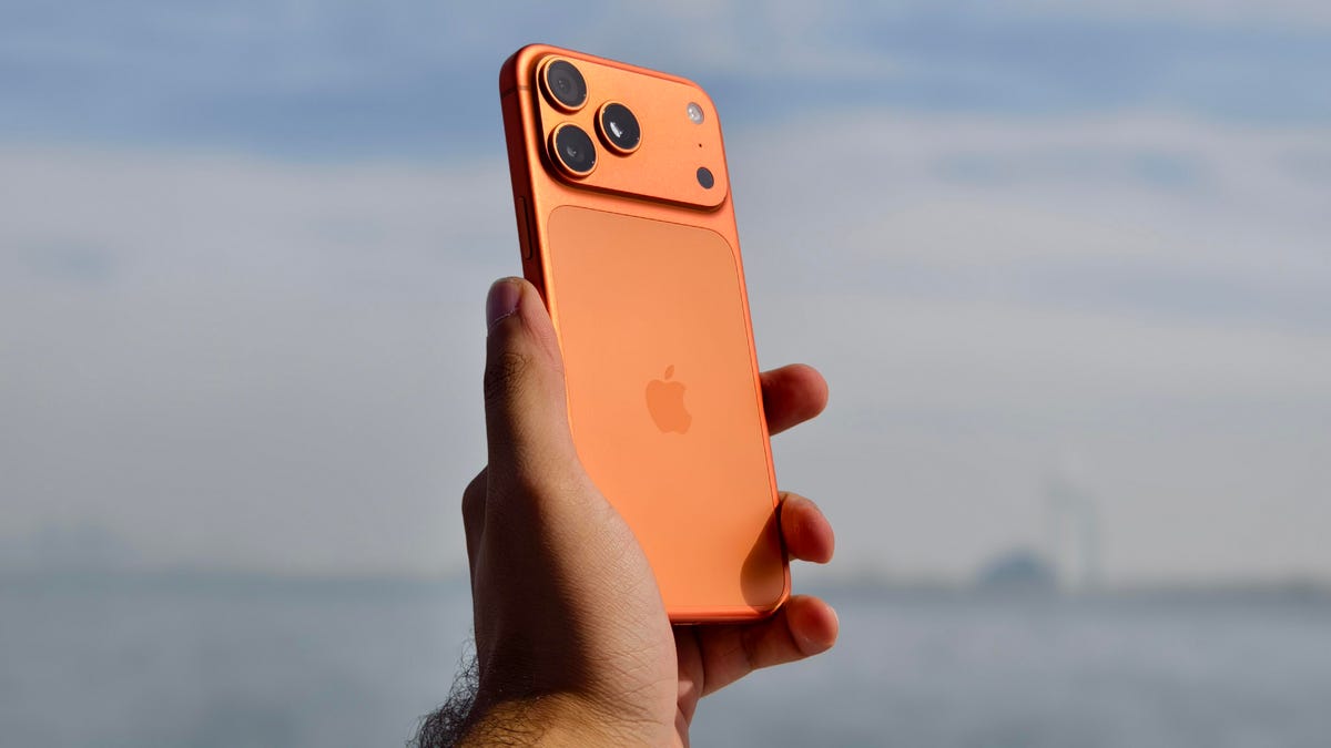 I Want iOS 27 To Give Us These Features That’d Be Perfect for a Foldable iPhone