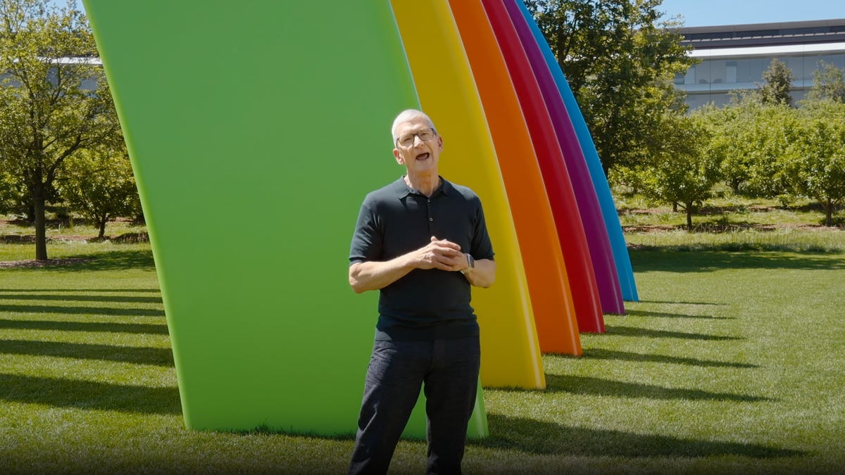 Apple Did What Google Couldn’t: Talk to Me Like a Real Person. I’m Impressed