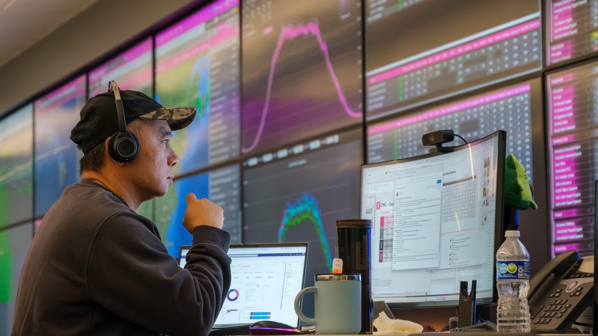T-Mobile Is Automatically Pushing Legacy Customers Onto Its Current Plans