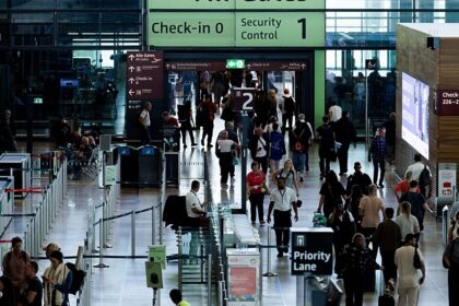 How do the new rules boost air passenger rights? Ask the Euronews AI