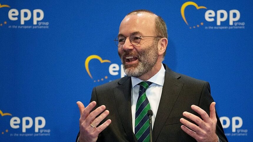 Manfred Weber attacks Spain’s plan to regularise migrants