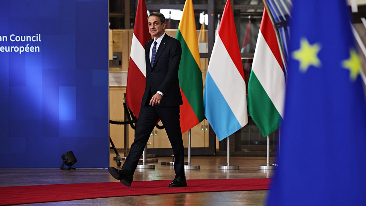 Three possible ways to lift the Greek veto on new Russia sanctions