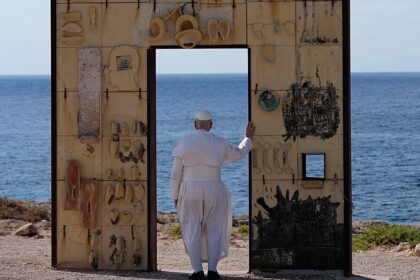 Pope warns in Lampedusa: migrants victims of inaction