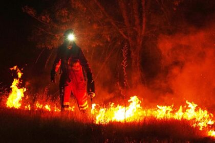 France and Spain battle to control wildfires ahead of new heatwave