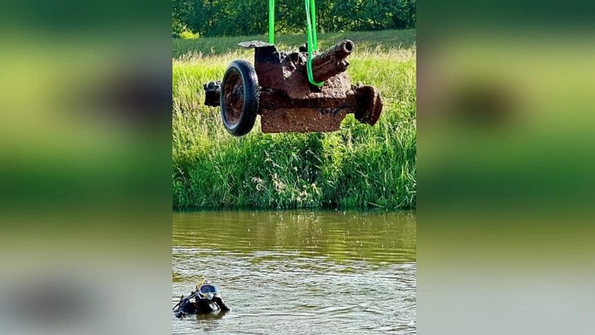 Second World War gun recovered from river in Germany