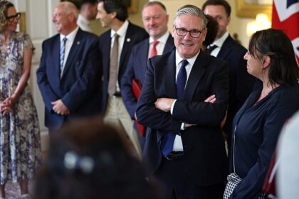 Starmer bids farewell to MPs, backs successor Burnham