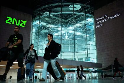 Free cabin luggage and delay compensation approved by EU Parliament