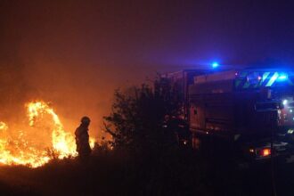Wildfires rage in southern France, 3,000 people evacuated