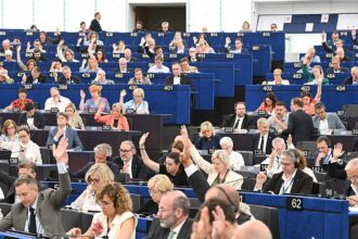 Inside the EU’s bittersweet deal to update air passenger rights