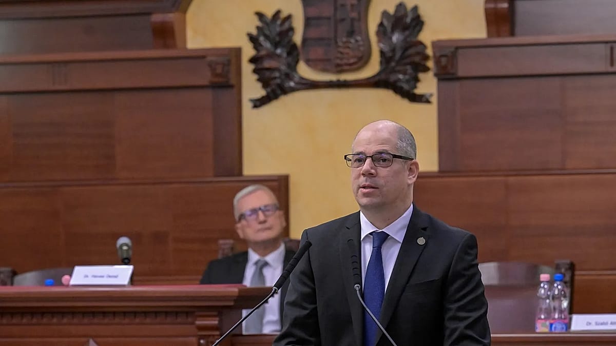 Hungary prosecutor resigns under pressure in political win for Magyar