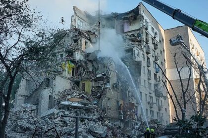 Ukraine calls for air defences as Russia threatens more Kyiv strikes