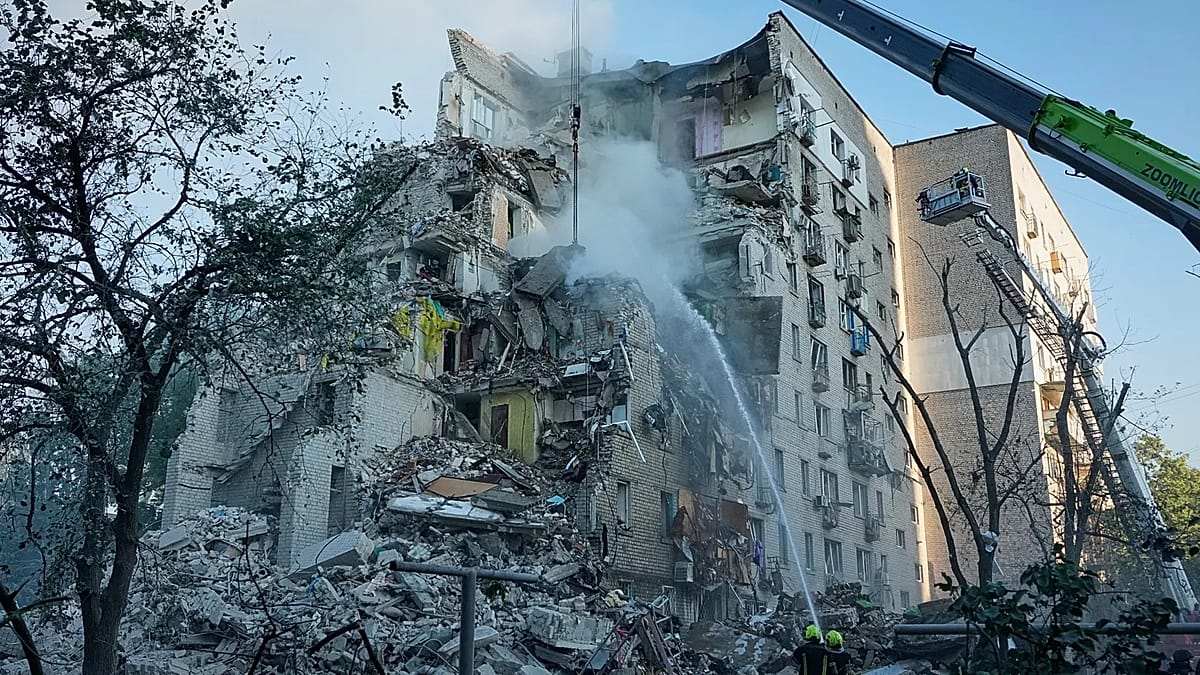 Ukraine calls for air defences as Russia threatens more Kyiv strikes