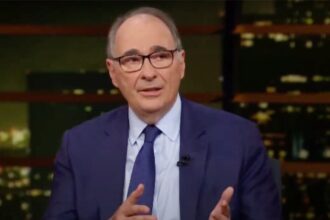 Ex-Obama advisor mocked after questioning Chicago’s response to unconscious man: ‘Own a mirror?’