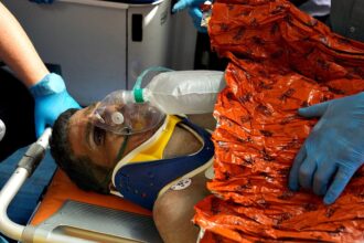 Security guard survives eight days beneath collapsed shopping center after Venezuela earthquakes
