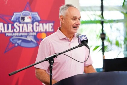Inside MLB CBA negotiations as Manfred, players union exec discuss issues as sides attempt to save 2027 season