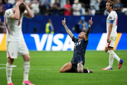 Argentina stuns England with thrilling comeback to advance to World Cup final against Spain