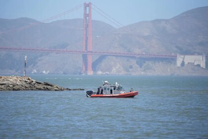 San Francisco Bay search suspended for 3 missing boaters after vessel capsizes amid 5-foot swells