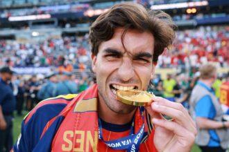 Ferran Torres sports ‘Make Spain Great Again’ hat similar to Trump’s slogan at World Cup homecoming parade