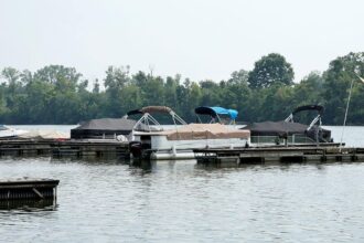 5 dead in attempt to save a struggling swimmer in Ohio river