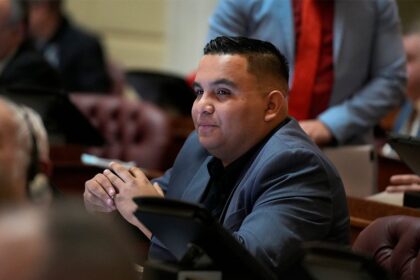 Dem Rhode Island lawmaker threatens ICE: ‘Your day of reckoning will come m—– f——‘