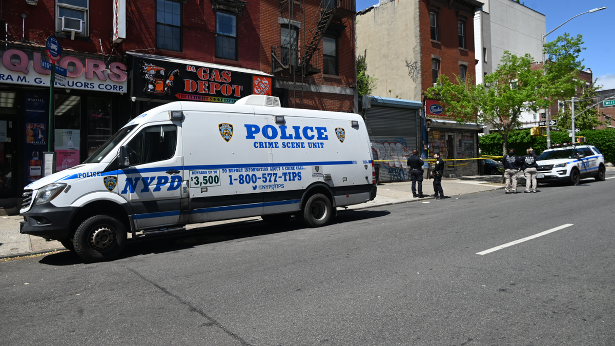 An NYPD van
