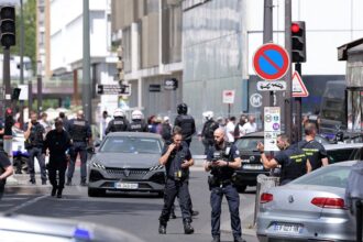 ‘Allah commanded me’: Three women stabbed in Paris, crowd subdues suspect