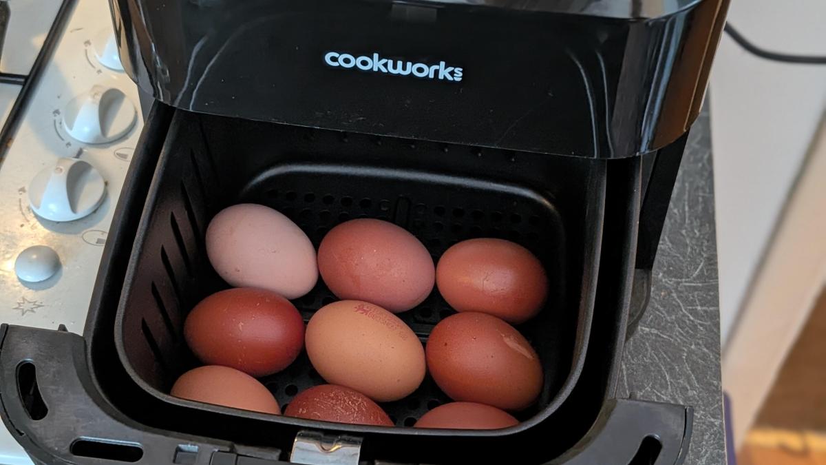 arranged eggs in the air fryer basket