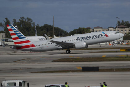 American Airlines Flights Resume After Being Grounded by System Outage