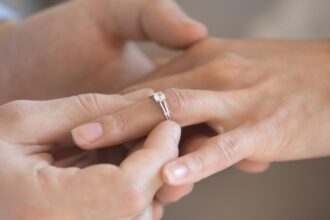 Dear Abby: My nephew ghosted our family — now he wants a wedding gift