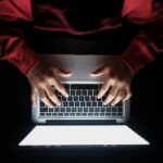 Dear Abby: They didn’t have sex, but these emails sure feel like cheating to me