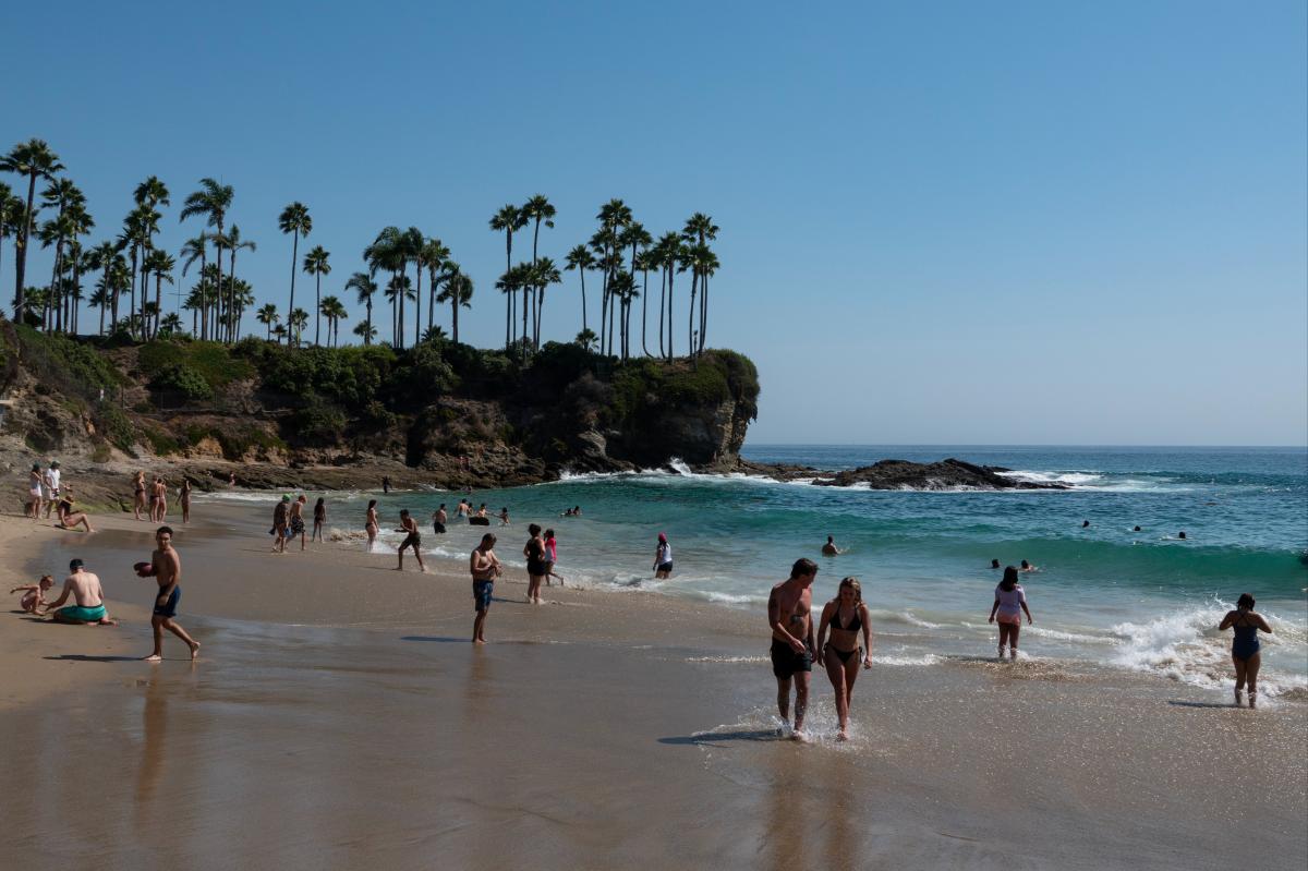Urgent warning as disgusting sewage spill in ritzy California town forces beach closure