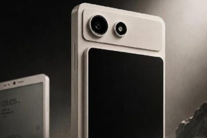 I’m a Big E Ink Fan, So This New Detachable-Screen Phone From Hisense Intrigues Me
