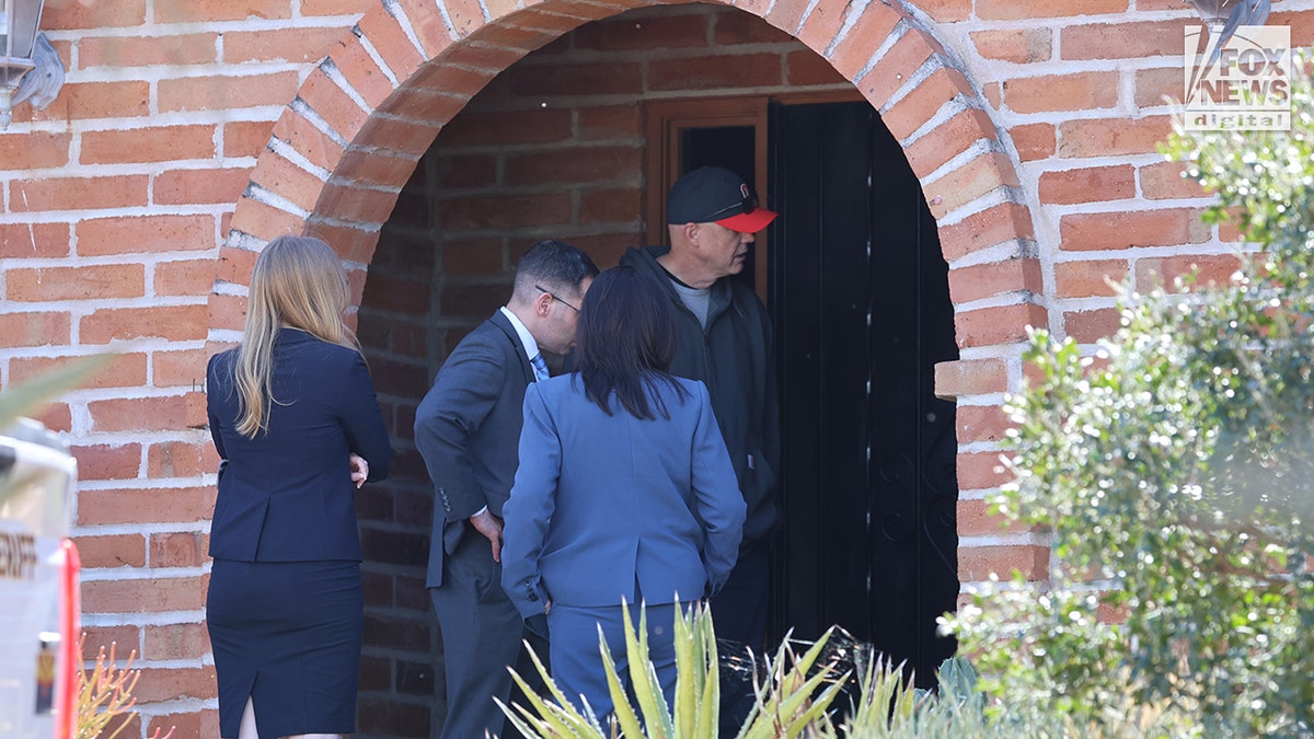 FBI search Nancy Guthrie's home