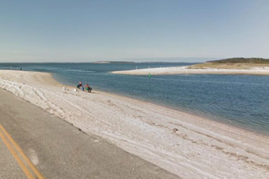Brooklyn girl, 6, dies after being swept away by current in Hamptons