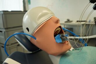 New Dental Robot Attaches to Patient’s Teeth for Drilling